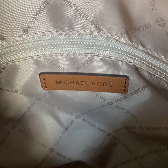 Michael Kors Purse - Picture 6 of 8